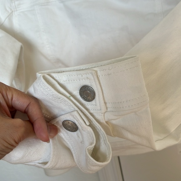 🌟3/$15🌟 Jean jacket - Picture 5 of 5